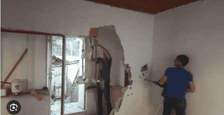 الاحتلال يجبر مقدسيًا على هدم منزله ذاتيًا في سلوان