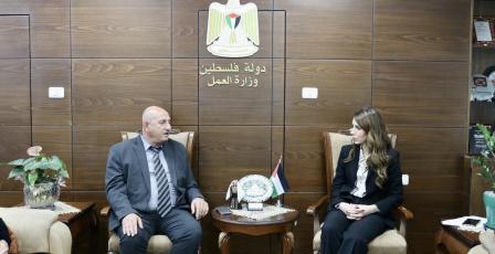 وزيرة العمل تبحث آفاق التعاون مع اتحاد صناعة الحجر والرخام