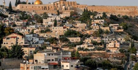 الاحتلال يخطر بإخلاء 7 شقق لعائلة الرجبي في حي بطن الهوى بالقدس