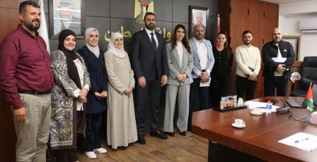 تعزيزًا لبيئة الريادة والابتكار في البلديات وتحسين الخدمات وتعزيز فرص العمل: لقاء يجمع وزيرة العمل برئيس بلدية البيرة.