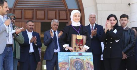 "التربية" تتوج الطالبة نجاة صرصور من سلفيت بلقب "فنان العام 2026"