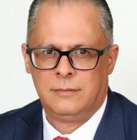 أبو بشار الإنسان والسياسي: قراءة في شخصية ماجد فرج بين المخيم والقيادة