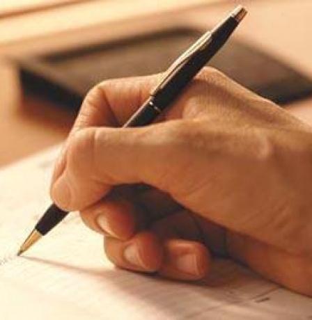 تصريحات الأحمد: حين تصبح السياسة فنّ الاحتمالات