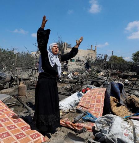 شهيد وإصابة خطيرة لطفلة في قصف منزل بخان يونس