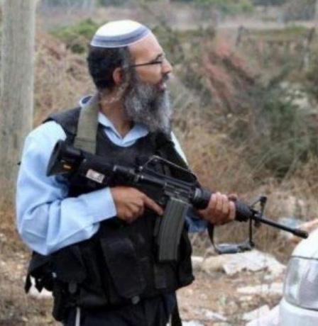 مستوطنون يهاجمون تجمع خلة السدرة قرب مخماس