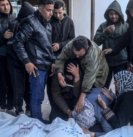 شهيدان في قصف للاحتلال على مخيم النصيرات وسط قطاع غزة