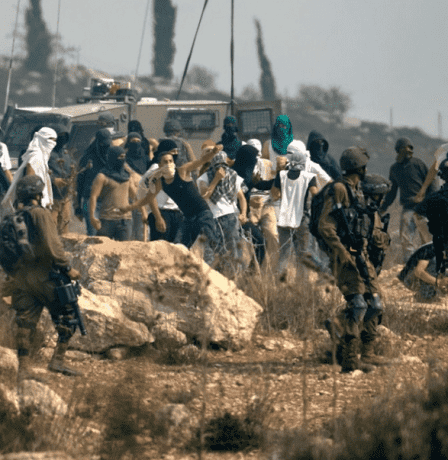 الاحتلال يعتقل راعيا ويحتجز آخرين عقب اعتداء مستوطنين شمال ديراستيا