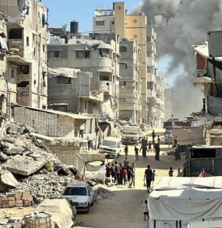 الأونروا: انهيار 17 مبنى وتضرر 42 ألف خيمة في غزة منتصف الشهر الجاري