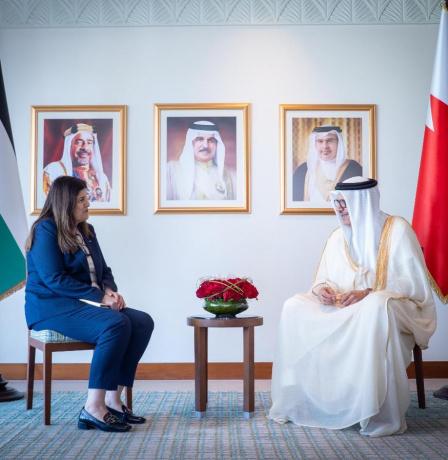 شاهين تلتقي نظيرها البحريني ويؤكدان أهمية الحل السياسي الشامل للقضية الفلسطينية