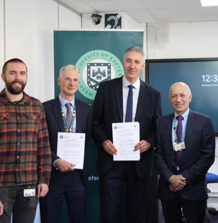 كلية الطب في الجامعة العربية الأمريكية تواصل حضورها الدولي بجولة عمل في جامعات بريطانية مرموقة