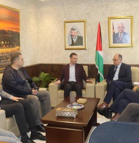 المواصفات والمقاييس تعقد اجتماعا مع مجلس تنظيم قطاع الكهرباء الفلسطيني