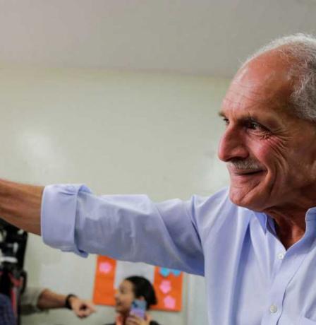 من أصور فلسطينية.. فوز نصري عصفورة برئاسة هندوراس