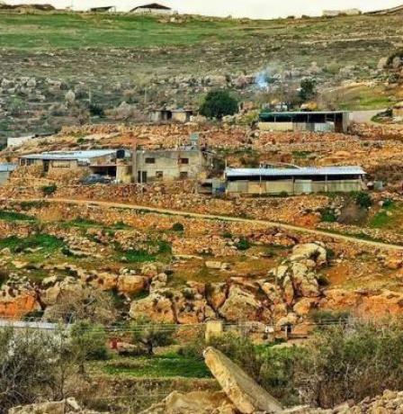 يانون.. القرية المنسية الصامدة