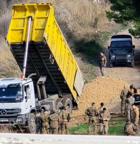 "الأمن الوطني" يسلم دفعة من السلاح الثقيل في مخيم عين الحلوة إلى الجيش اللبناني