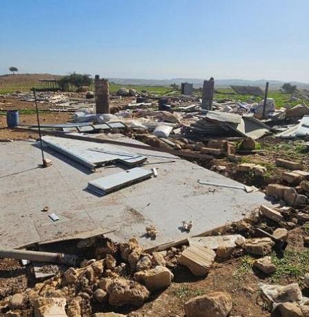 تهجير قسري لـ20 أسرة من تجمع شلال العوجا البدوي شمال أريحا