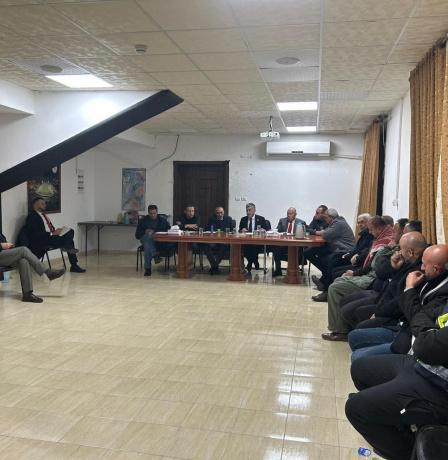 وكيل وزارة النقل يبحث مطالب نقابات النقل في دورا