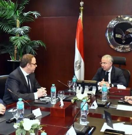 مصر تنشئ أول مصنع لإنتاج سيانيد الصوديوم في الشرق الأوسط