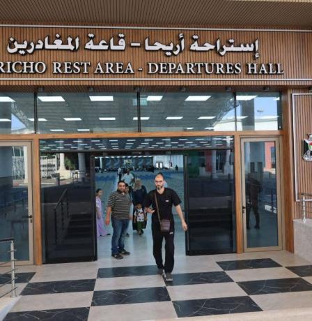 خاص | دعوى قضائية للمطالبة بفتح معبر الكرامة 24 ساعة