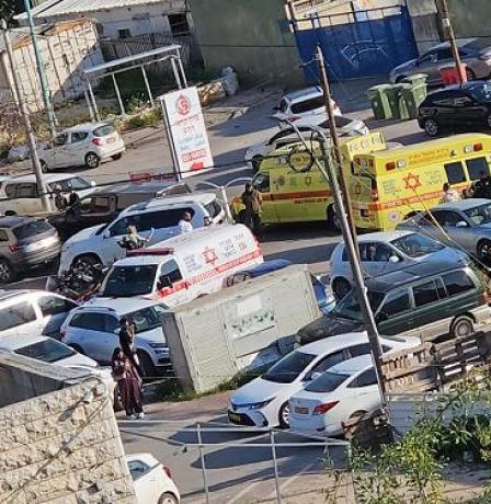 مقتل شاب وإصابة طفلة في جريمة إطلاق نار برهط داخل أراضي الـ48