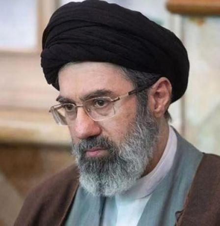 من هو مجتبى خامنئي المرشد الأعلى الجديد لإيران؟ السيرة الكاملة وخلفية تعيينه بعد وفاة علي خامنئي