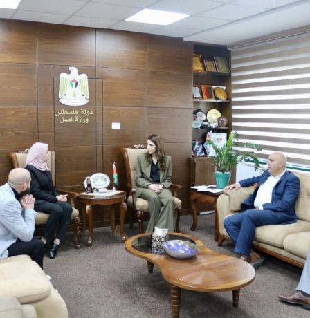 د. ولاء بطاط تبحث مع وزيرة العمل سبل الشراكة في منتدى فلسطين الاقتصادي