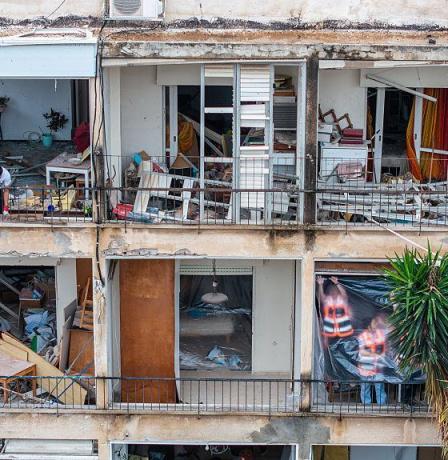 الجيش الإسرائيلي يشن هجوم واسع على منشآت نووية ومصانع في إيران