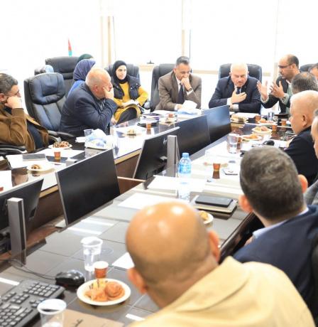 حجاوي يؤكد أهمية دور مجالس الخدمات المشتركة في تطوير منظومة إدارة النفايات الصلبة والطبية