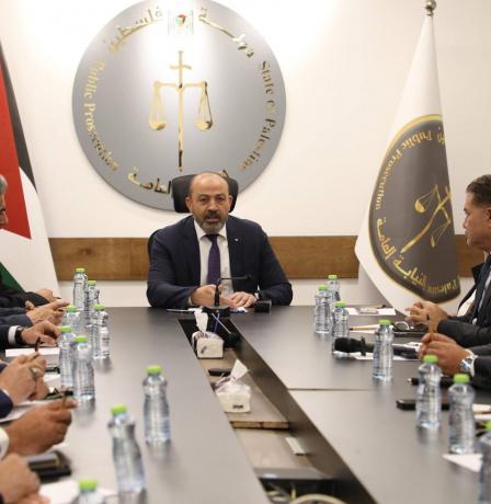 النائب العام يؤكد نهج التحديث المؤسسي وتعزيز كفاءة العمل في اجتماع موسّع مع قيادات النيابة