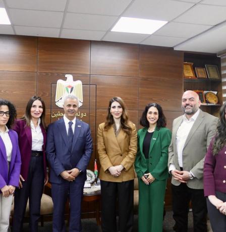 وزارة العمل والبنك العربي يؤكدان أهمية توسيع التعاون لدعم سوق العمل