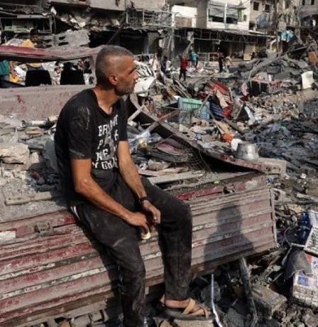 قروض بلا أصول: كيف يُطالَب أهل غزة بسداد ما دُمّر؟