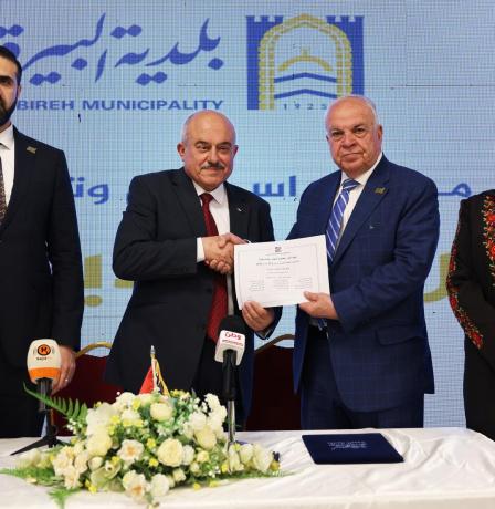 بلدية البيرة تُنجز مراسم التسليم والاستلام للمجلس البلدي المنتخب للدورة 2026–2030