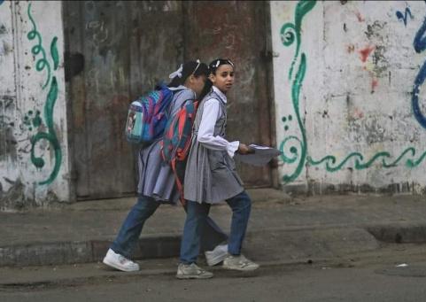 خاص| "زي المدرسة" شاهد على مأساة أطفال غزة