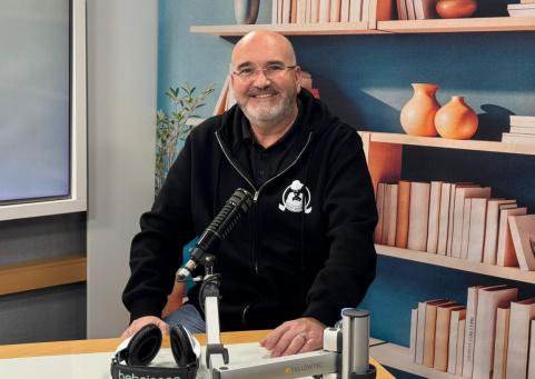 رياض مصطفى و"كويز نايت": 31 عاما في صناعة المعرفة