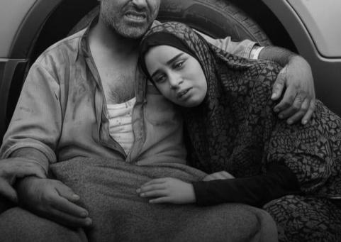 الناجية الوحيدة.. الشابة سمر حمادة توثق "مجزرة عائلتها" بشهادة أدبية مؤلمة