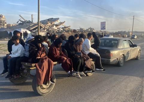 إطلاق وشيك لتطبيق "بطاقتي" في غزة لمعالجة أزمة دفع المواصلات