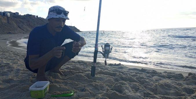 خاص| بحر غزة مقيد: كيف يمنع الاحتلال صيادي القطاع من استغلال ثروتهم السمكية!