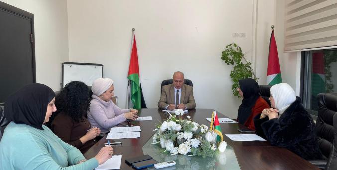 وزير الثقافة يلتقي جمعية سيدات الخليل الخيرية ويبحث سبل دعم حرفتي النفخ في الزجاج والسيراميك