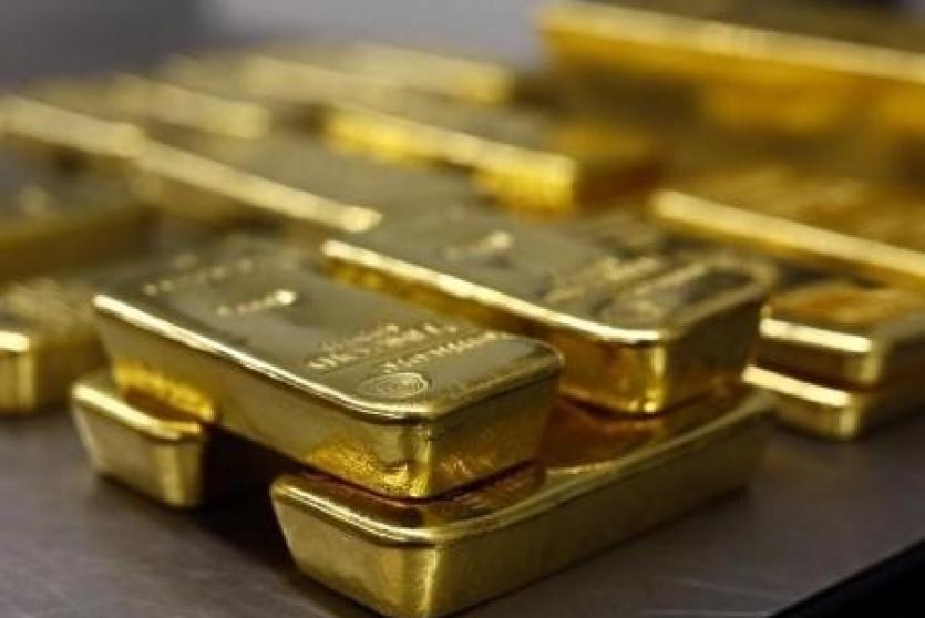 الذهب يهبط مع ارتفاع الدولار