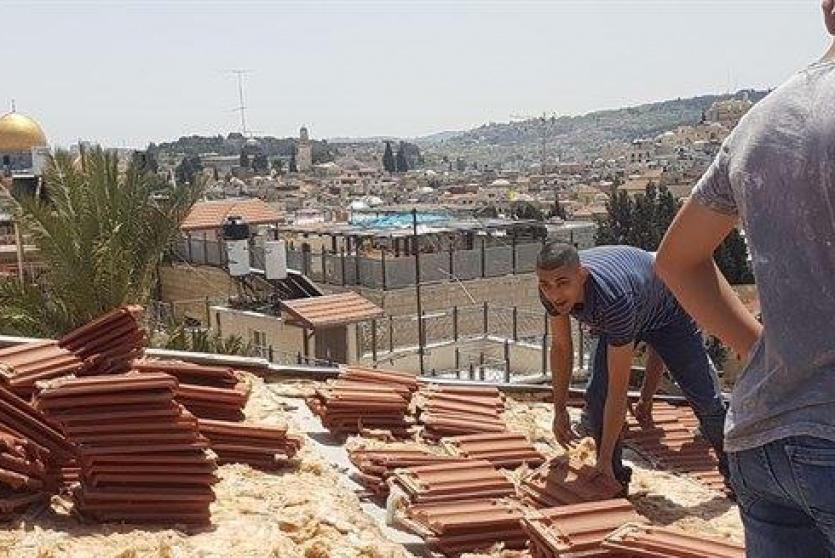 الاحتلال يجبر عائلة مقدسية على هدم منزلها في