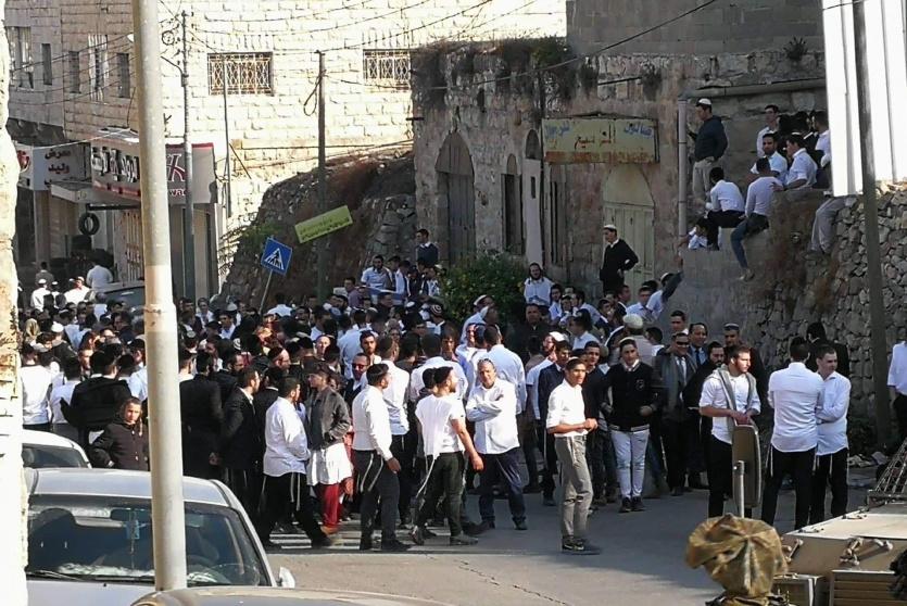 مستوطنون في الخليل 