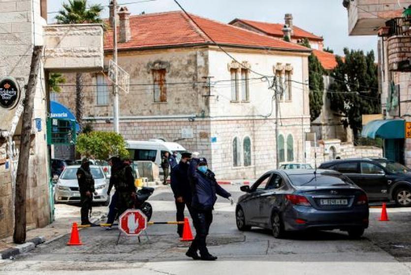 حاجز للامن الفلسطيني 