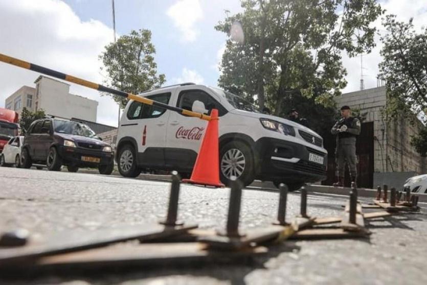 حاجز للامن الفلسطيني 