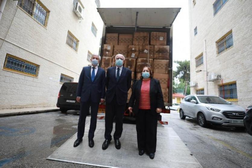 تسلم المساعدات 