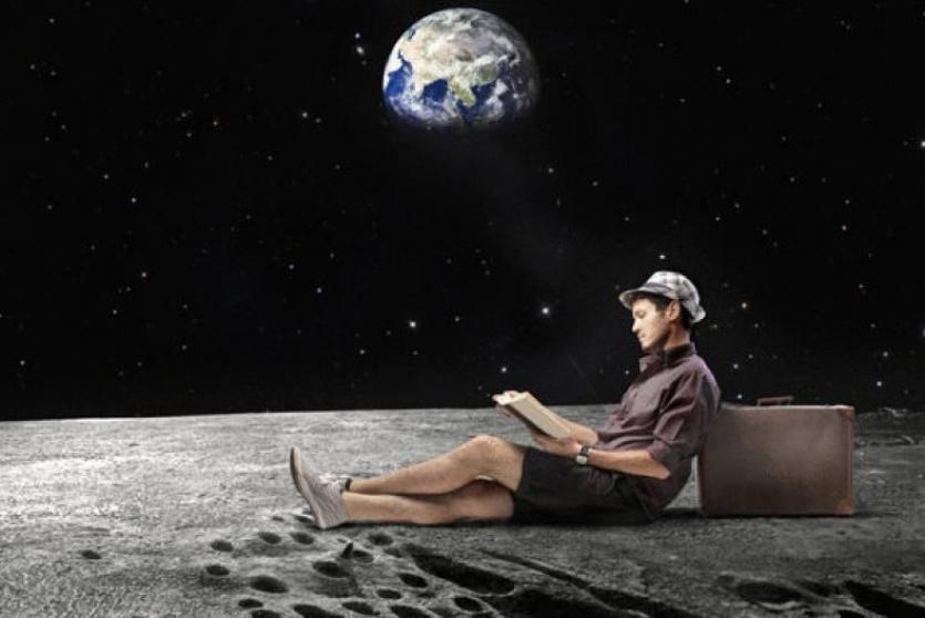 رحلة إلى القمر - تعبيرية 