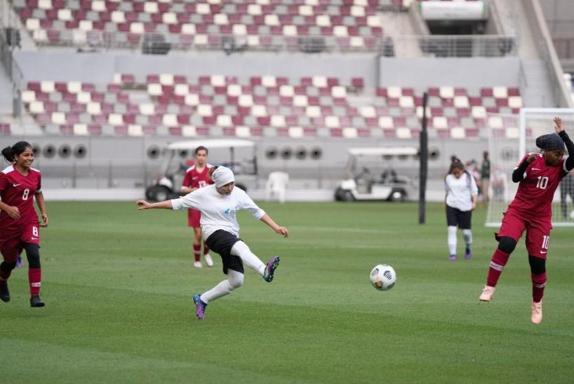 استاد خليفة يستضيف مباراة للسيدات بمشاركة لاعبات المنتخب الأفغاني