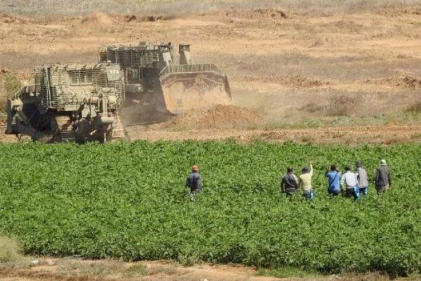 أجبر المزارعين على مغادرة أراضيهم