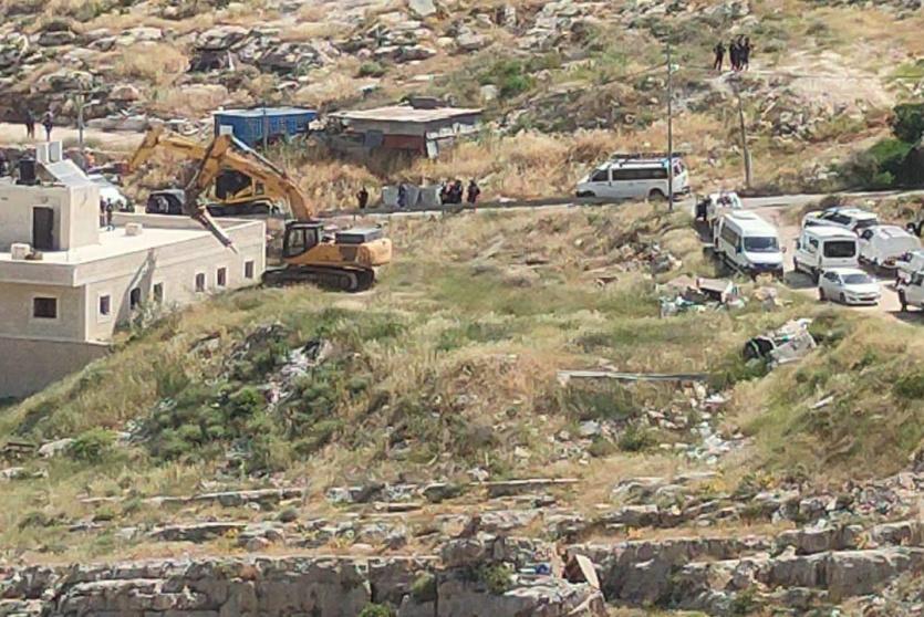 الاحتلال يهدم شقتين سكنيتين بجبل المكبر في القدس