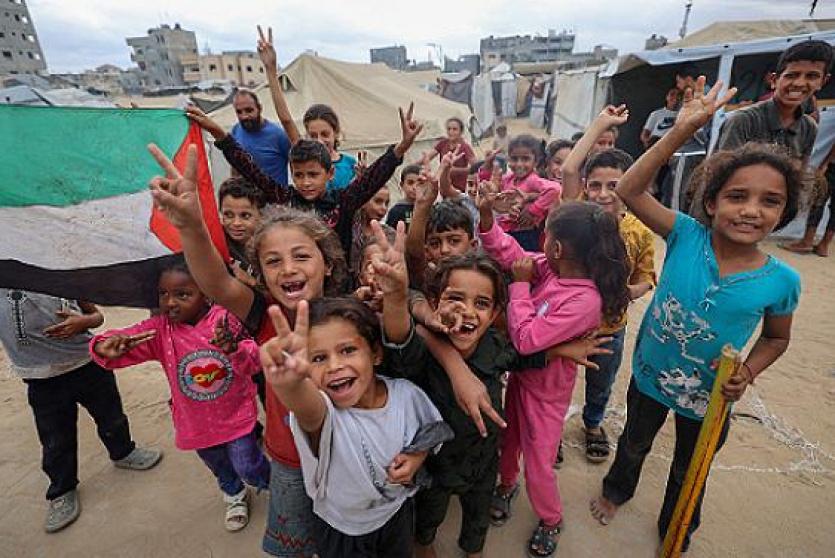 أطفال غزة يحتفلون عقب وقف إطلاق النار