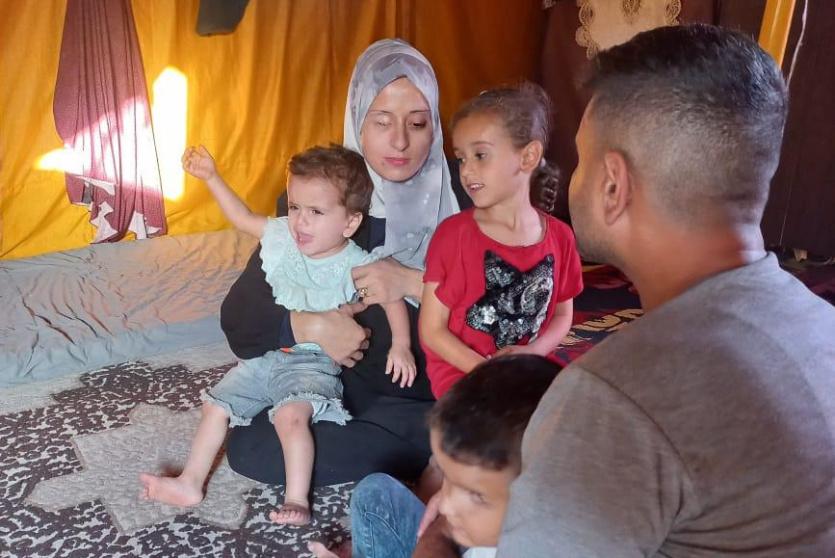 حنان المدهون… عيون أُطفئت وحياة انهارت بنيران العدوان