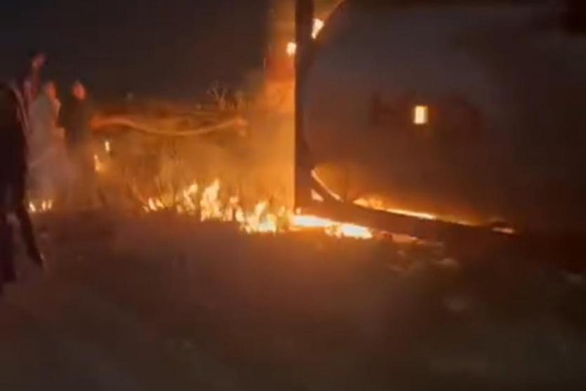 مستوطنون يضرمون النار في قلقيلية